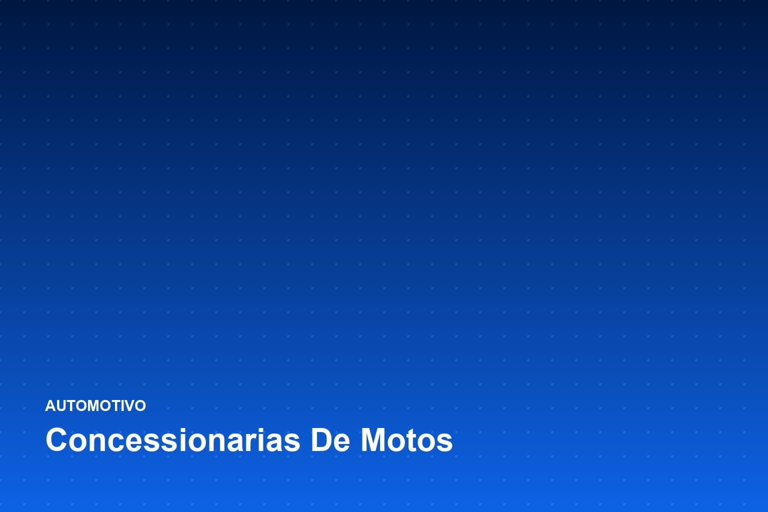 Motos zero quilômetro expostas em showroom de concessionária com vendedor atendendo cliente