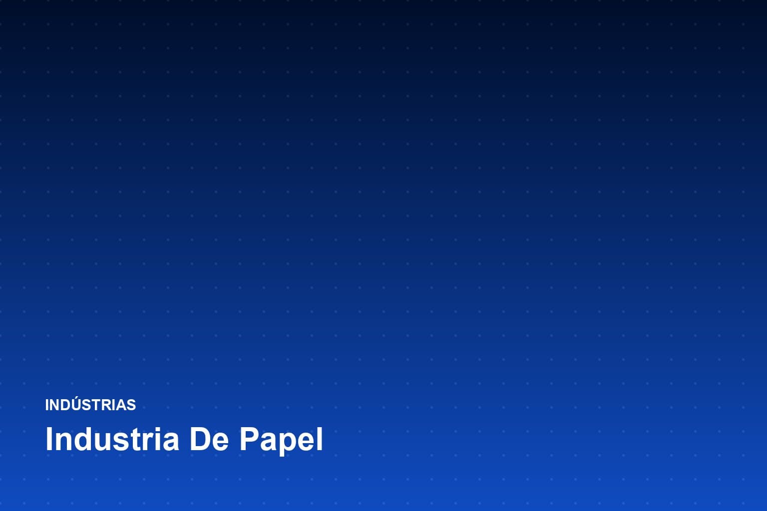 Operador acompanhando o corte de bobinas na rebobinadeira de uma convertedora de papel