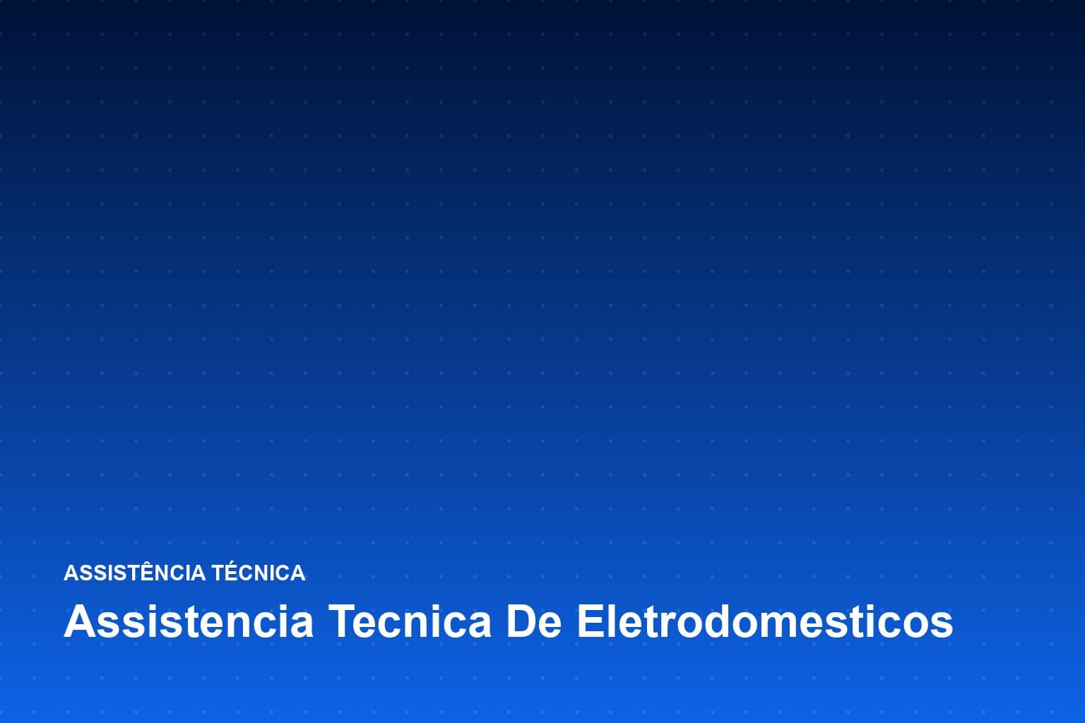 Técnico com a máquina de lavar aberta na lavanderia da casa do cliente, testando a bomba