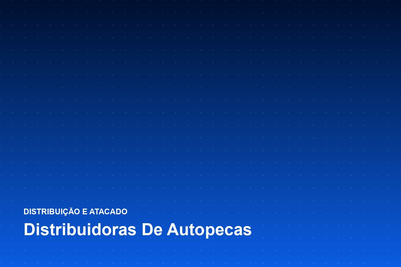 Separador conferindo caixas de autopeças em corredor de galpão de distribuidora
