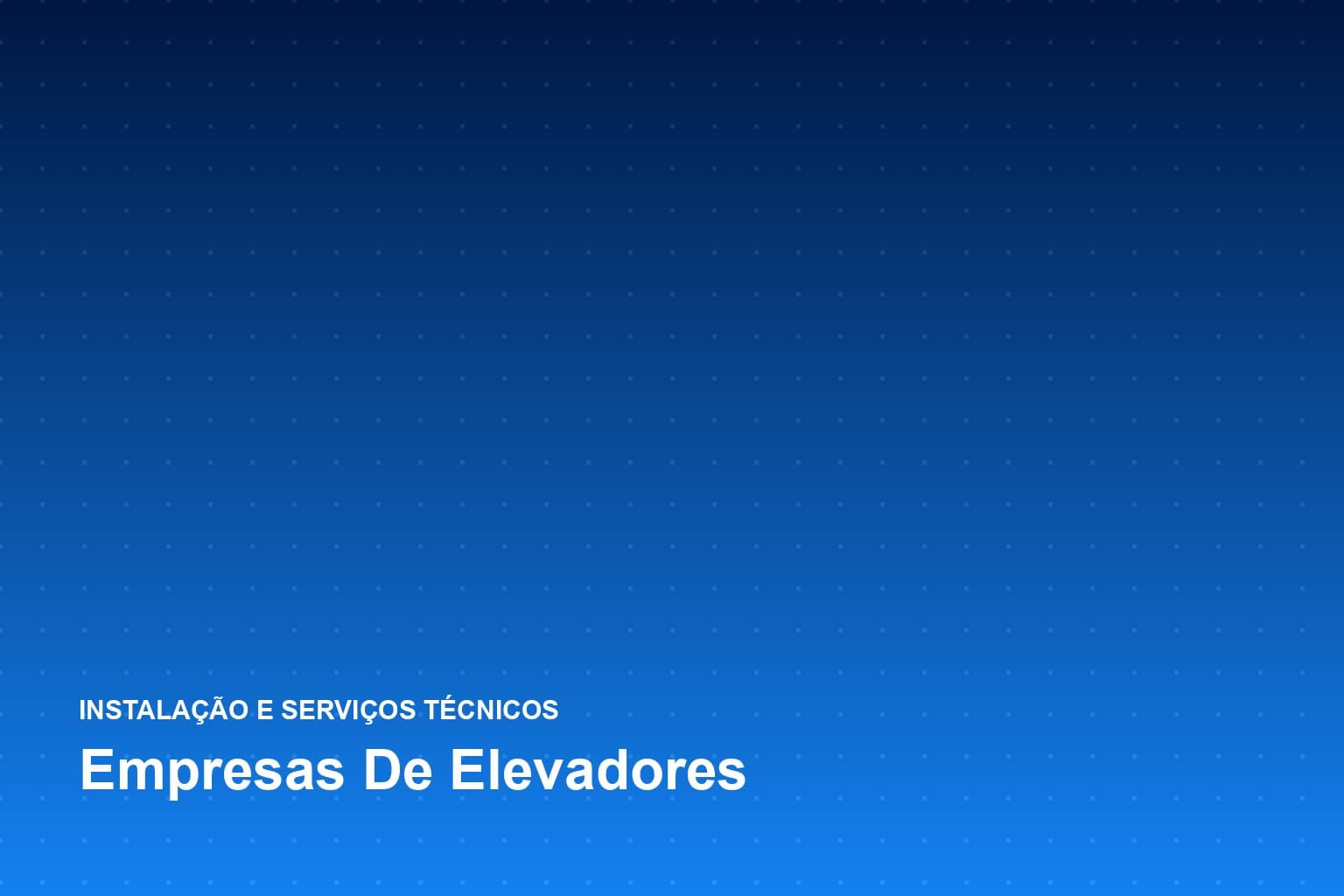 Técnico de elevadores conferindo o quadro de comando na casa de máquinas de um edifício residencial